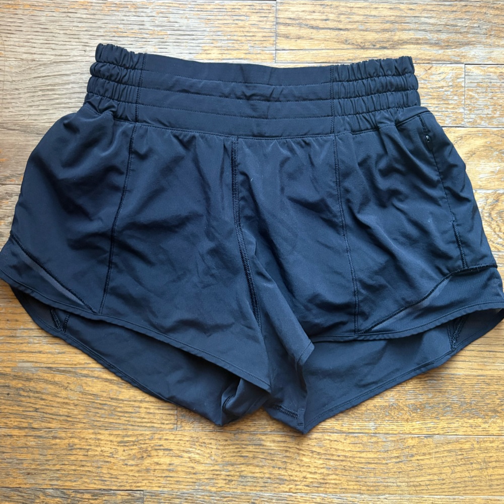 lululemon high rise hotty hot shorts